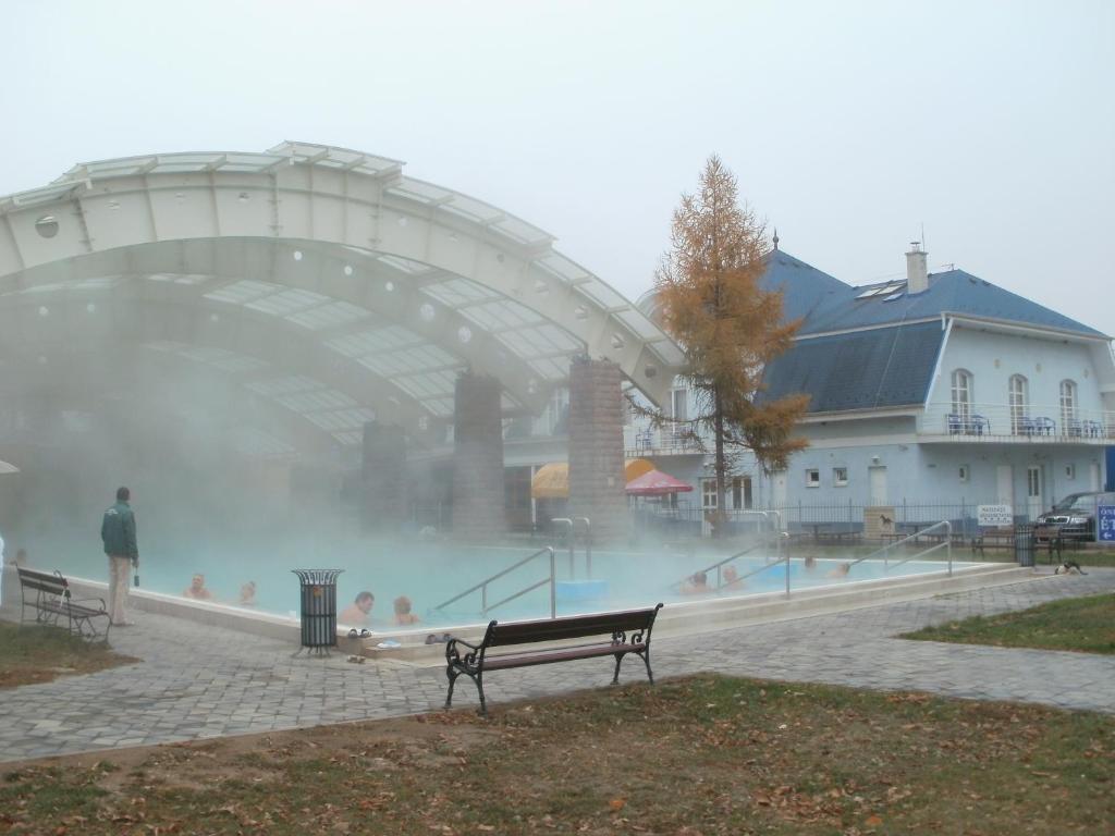 Strand Hotel Bogács Exteriör bild